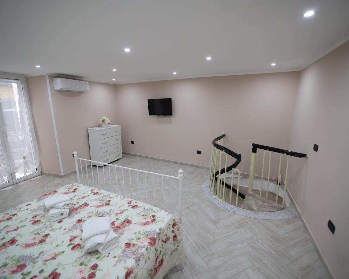 La Dimora Di Vittoria Apartment เนเปิลส์ ภายนอก รูปภาพ